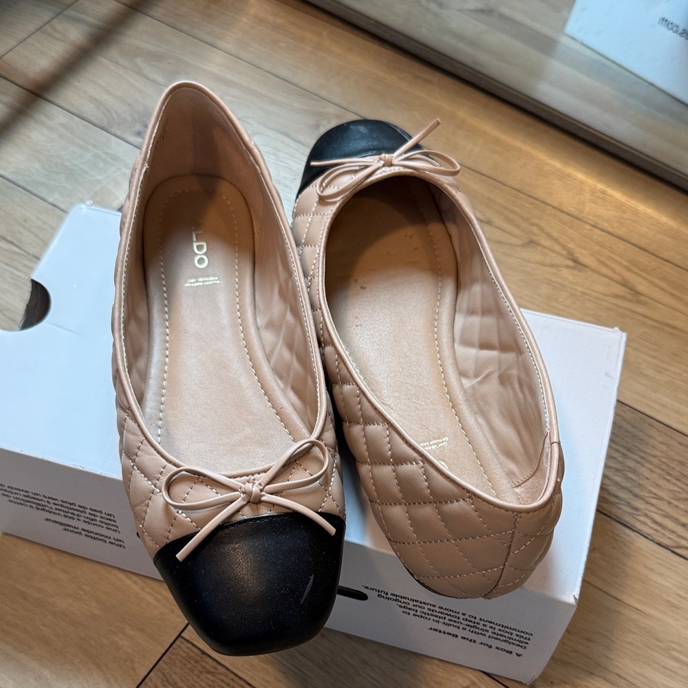 Women's Quilted Ballet Flats - Tan and Black